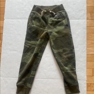 GAP Kids Camouflage Green Joggers Size Medium